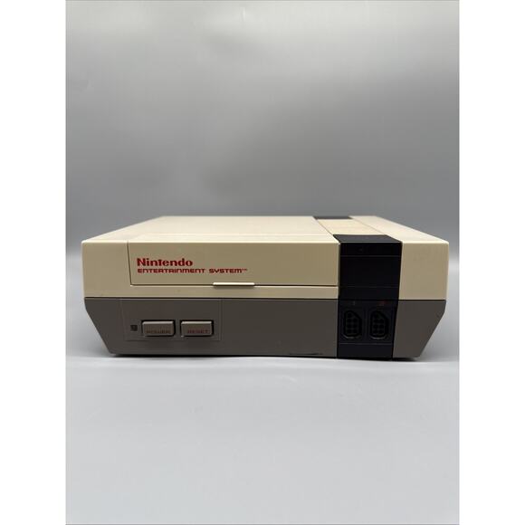 Nintendo NES 001 Entertainment System Console Bundle Tested Clean w Game - Picture 2 of 11